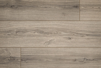 Замковый ламинат 100% натуральный, состоит из осины и березы 50/50, толщина 8 мм., водостойкий (72 часа защиты от воды), 34 класс износостойкости/AC6, ударопрочный. Структура N натуральные поры